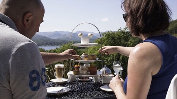 Breakfast, lunch, dinner served; British cuisine 