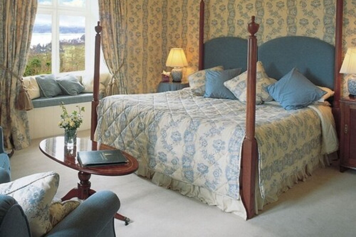 Double Room, Lake View | Egyptian cotton sheets, hypo-allergenic bedding available, desk
