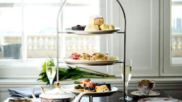 Breakfast, lunch, dinner served; local cuisine