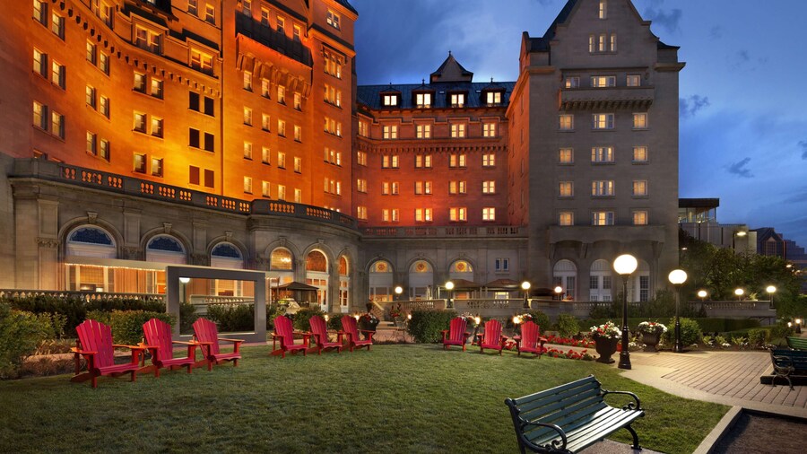 Fairmont Hotel Macdonald
