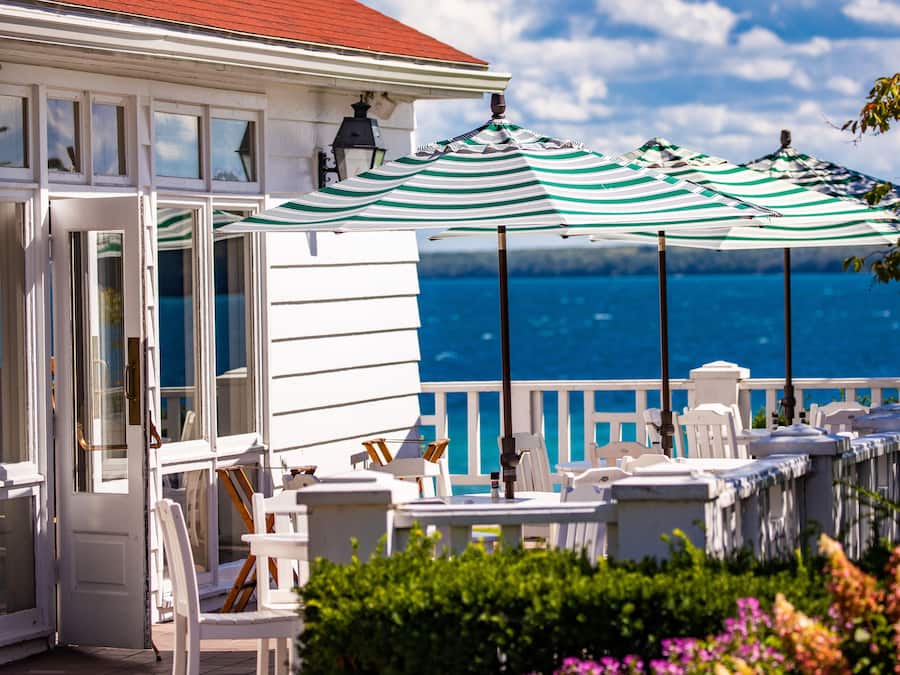 Här finns 3 restauranger som serverar frukost.