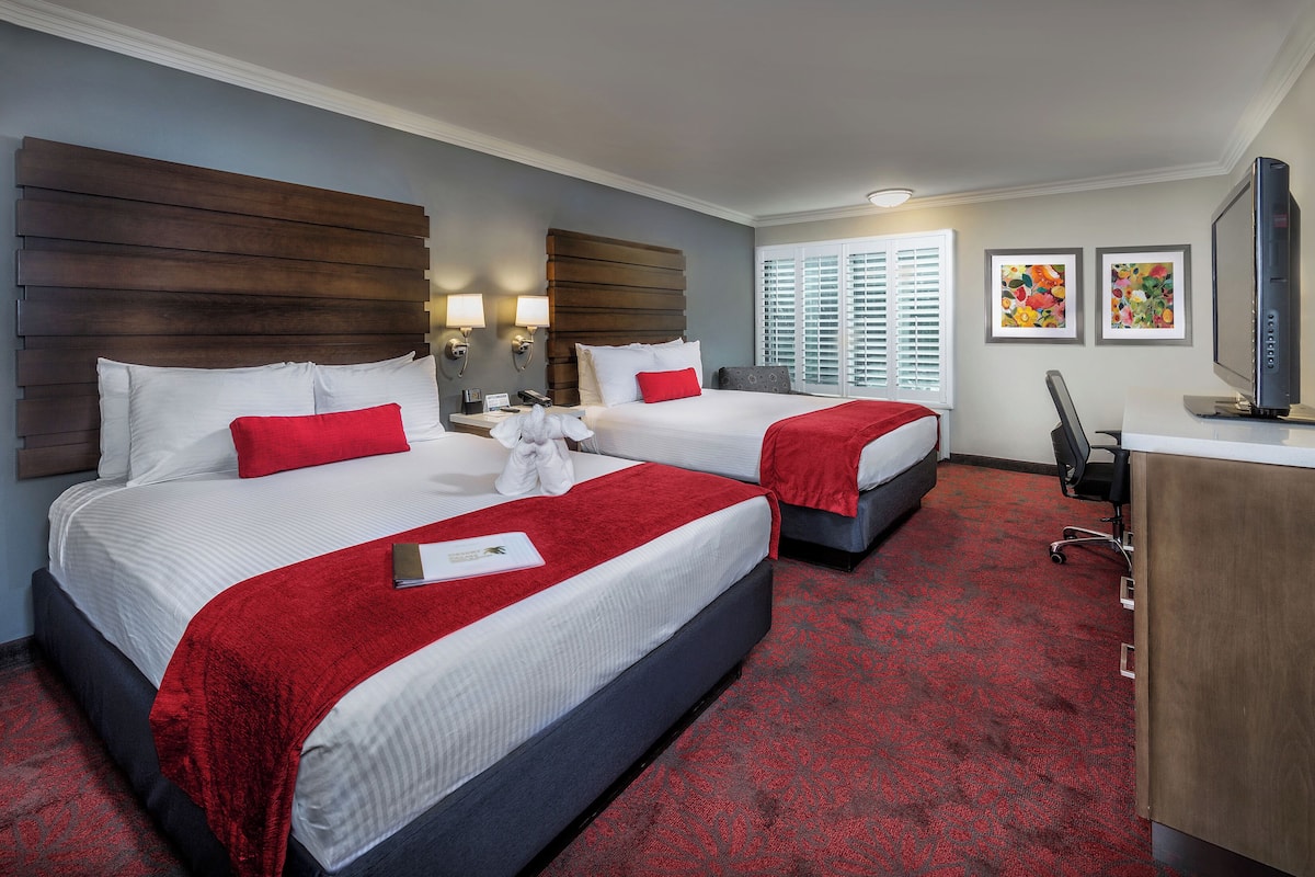 Down comforters, in-room safe, desk, iron/ironing board