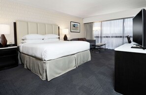 Premium Room, 1 King Bed | Hypo-allergenic bedding, in-room safe, blackout drapes