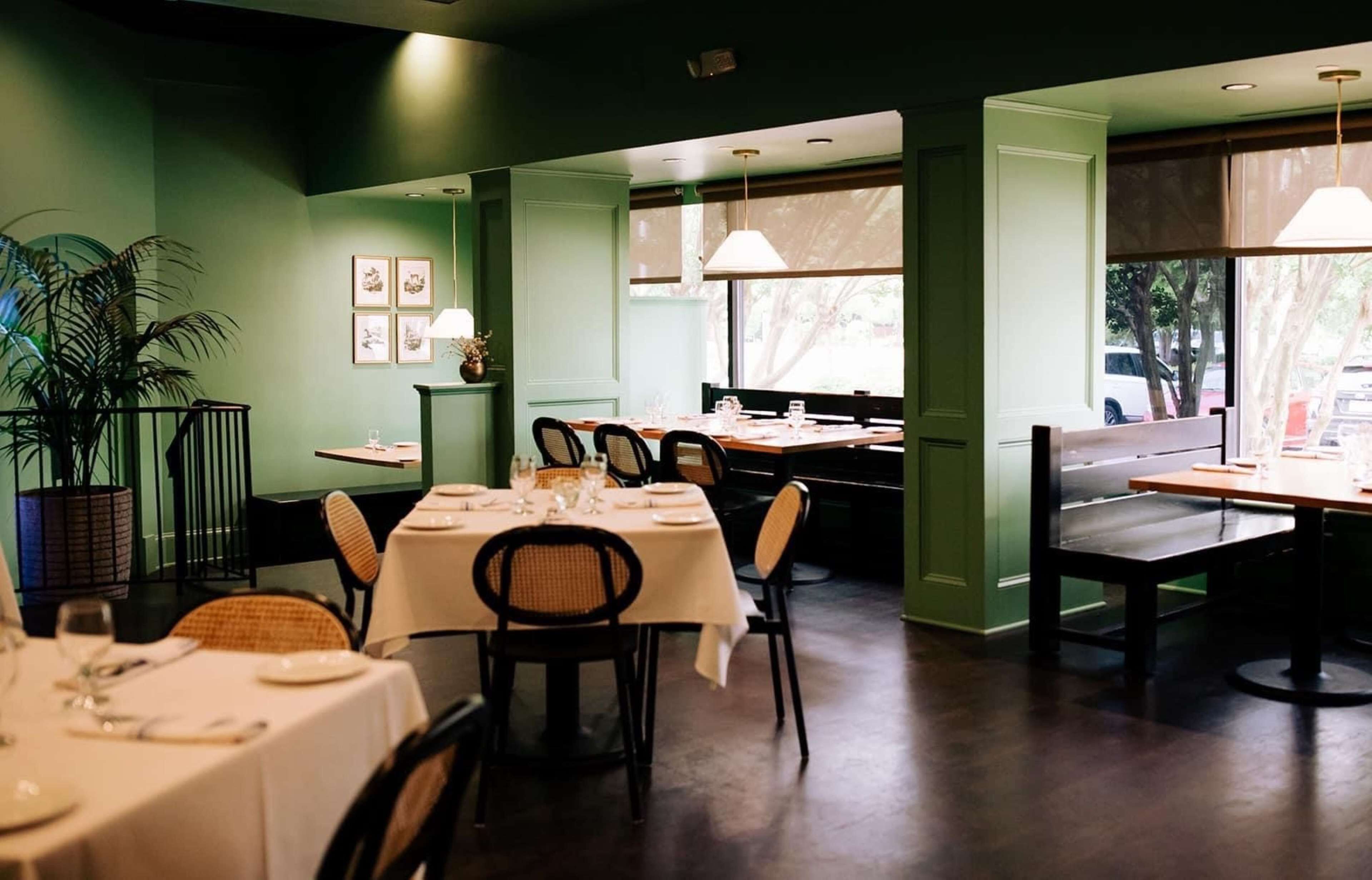 breakfast, lunch and dinner served