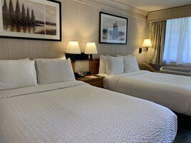 Cortinas blackout, wifi gratis y ropa de cama 