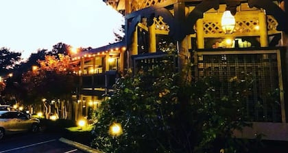 Coachman Inn & Suites