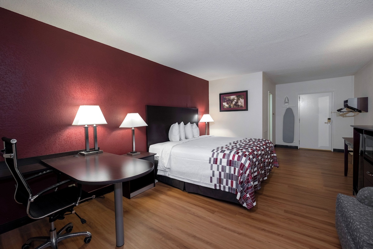 Superior Room, 1 King Bed (Smoke Free)