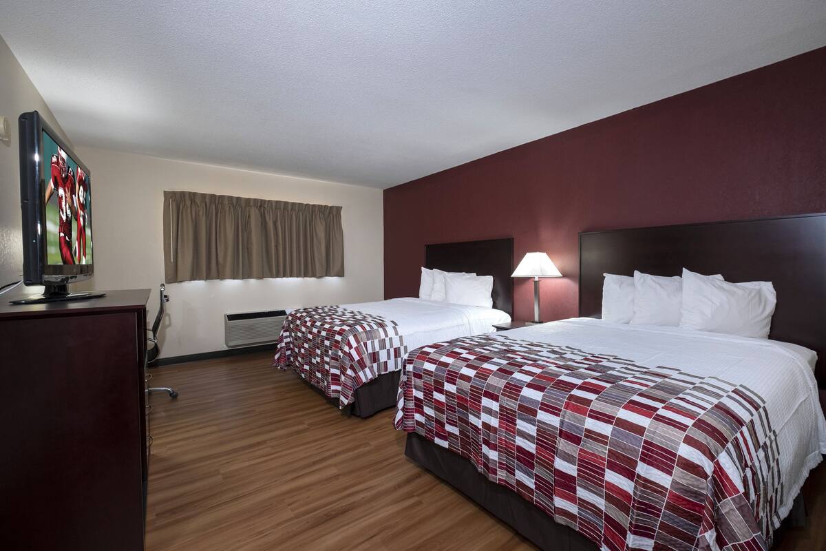 In-room safe, desk, laptop workspace, blackout curtains