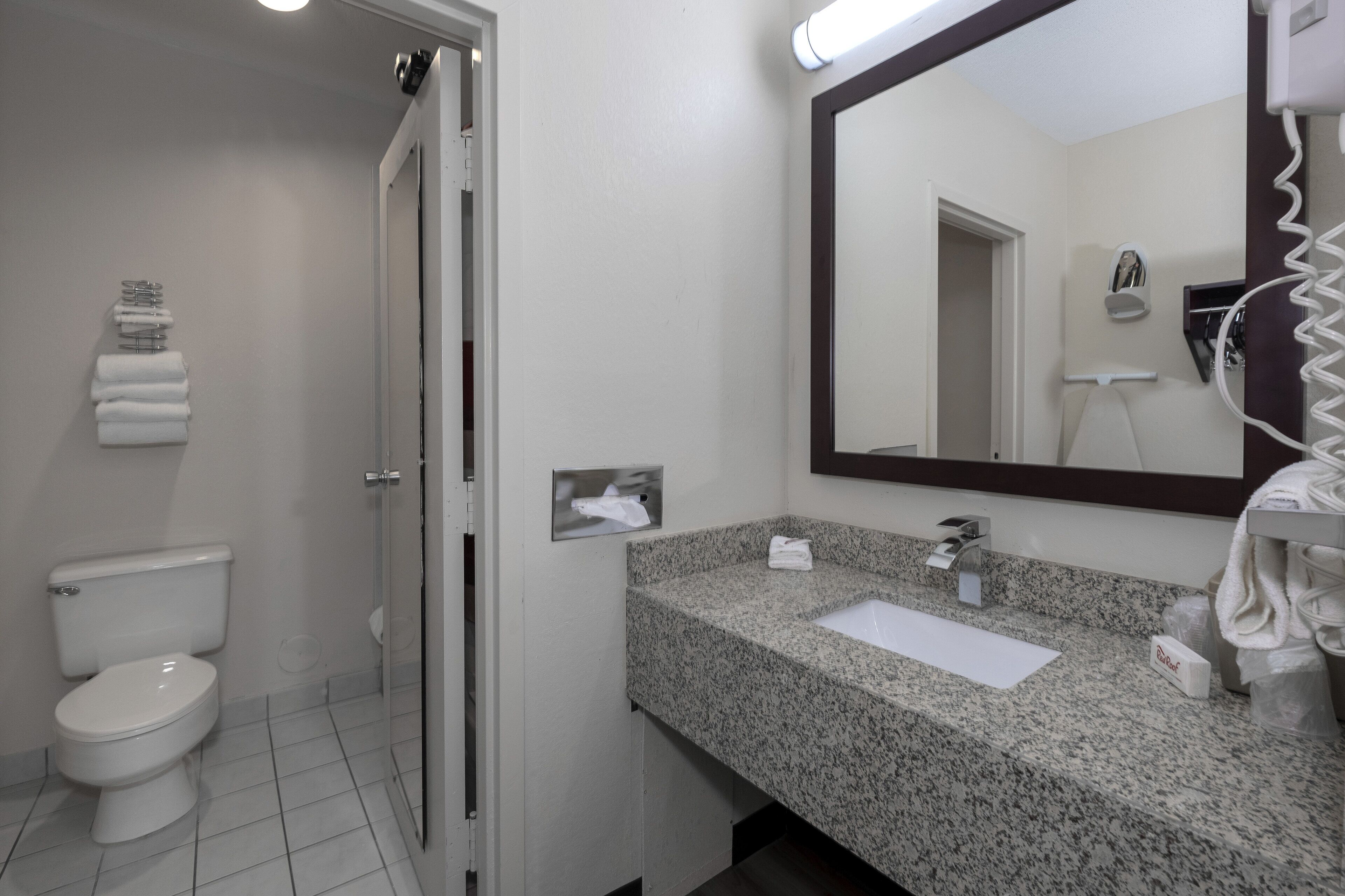 Combined shower/bathtub, eco-friendly toiletries, hair dryer, towels
