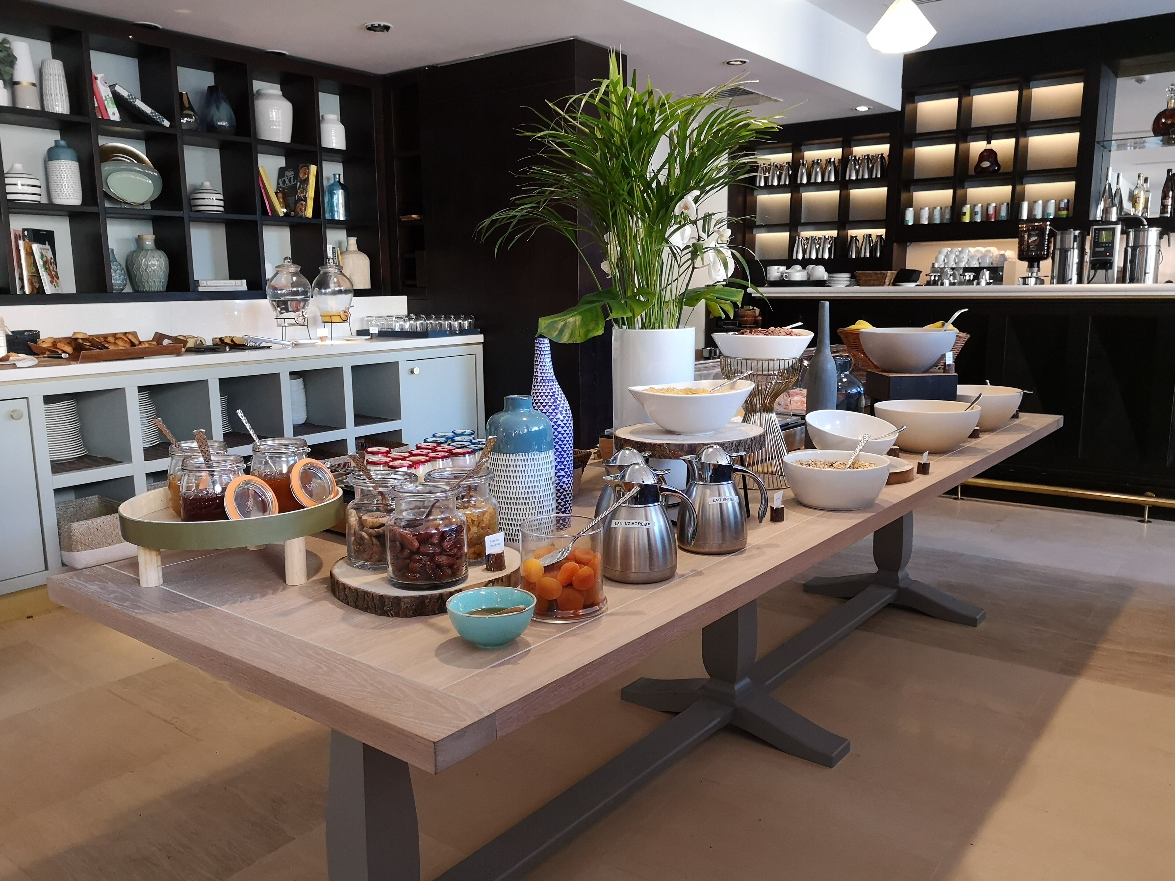 Daily buffet breakfast (EUR 27 per person)