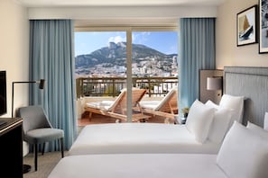 Suite, 1 très grand lit (Columbus) | Literie de qualité supérieure, couette en duvet d'oie, minibar