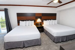 Ropa de cama de alta calidad, camas con pillow-top y escritorio 
