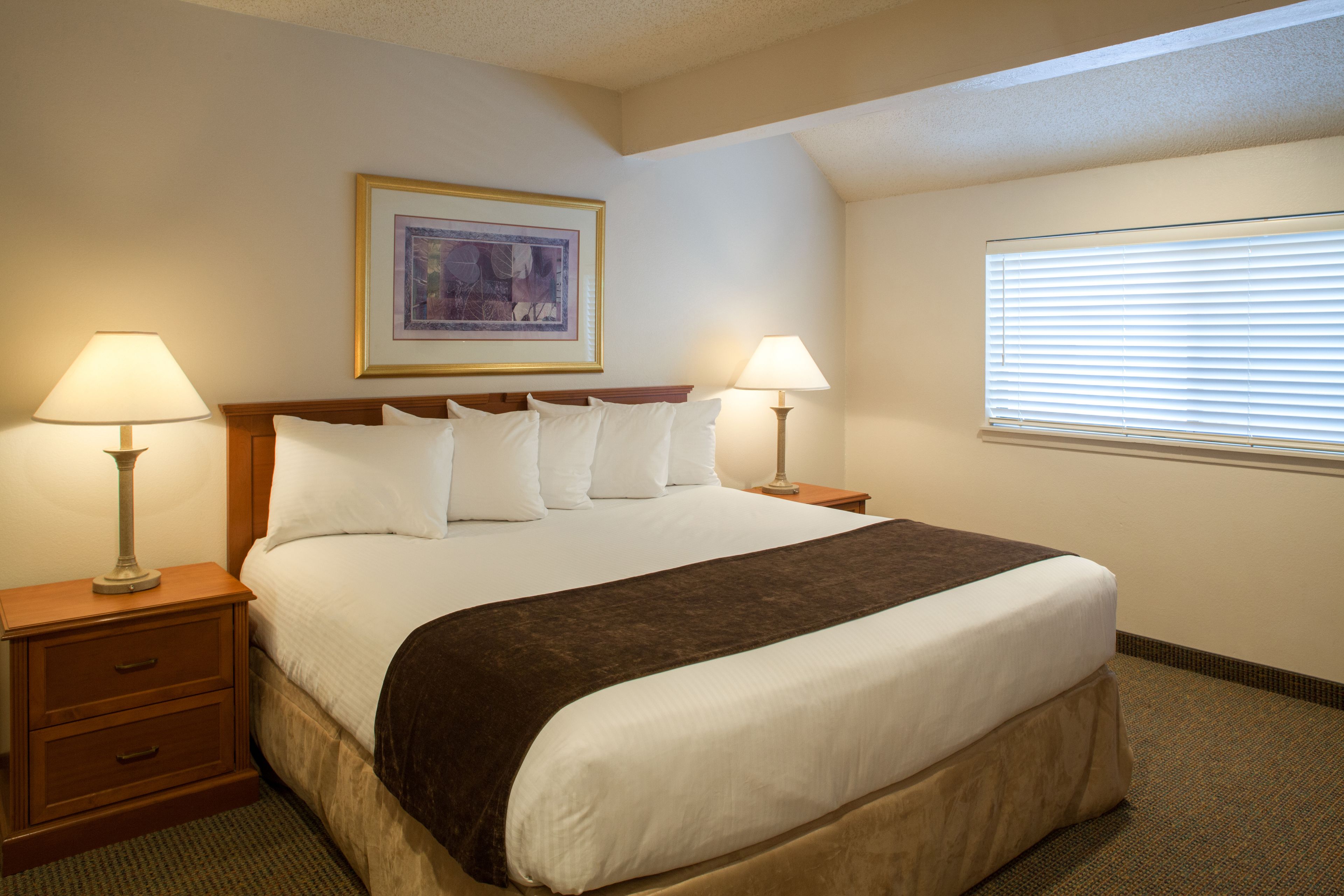 1 bedroom, premium bedding, pillow-top beds, desk