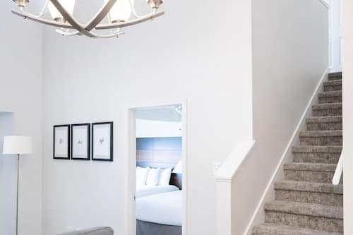 Luxury Penthouse, 2 Bedrooms, Kitchen | Living area | 43-inch LCD TV with cable channels, TV