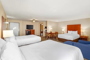 Habitación, varias camas, para no fumadores | Ropa de cama de alta calidad, edredón y camas con pillow-top