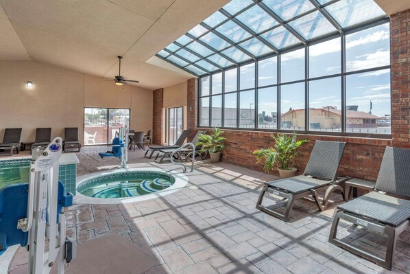 Una piscina techada