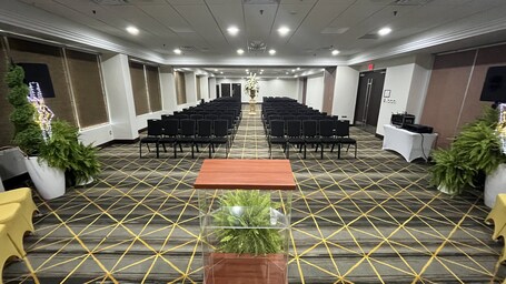 Holiday Inn Mayaguez and Tropical Casino, an IHG Hotel - Image 25