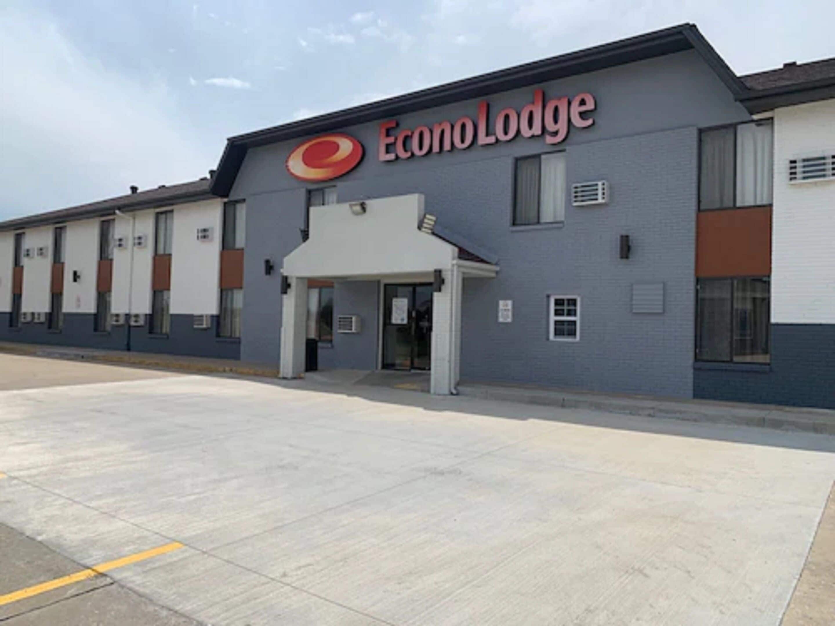 Econo Lodge South
