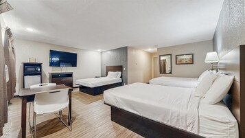 Suite, Non Smoking (3 Queen Beds) | Blackout drapes, free WiFi, bed sheets