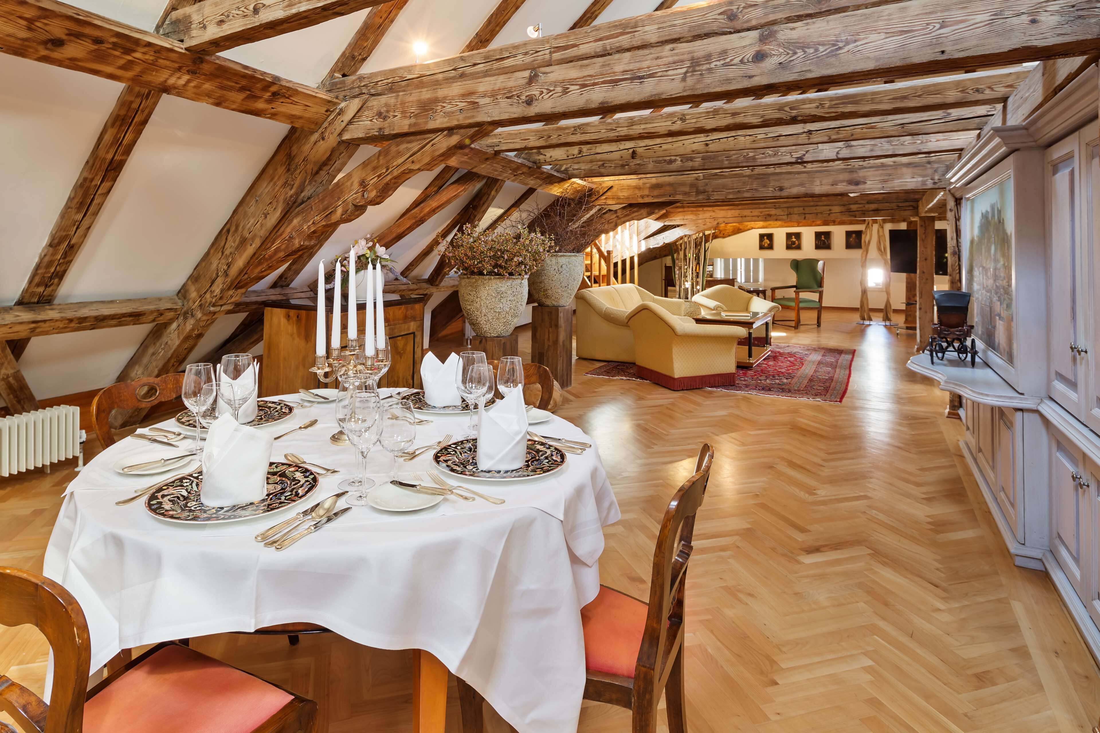 hypo-allergenic bedding, minibar, in-room safe, desk