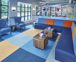 Café da manhã com buffet grátis todos os dias