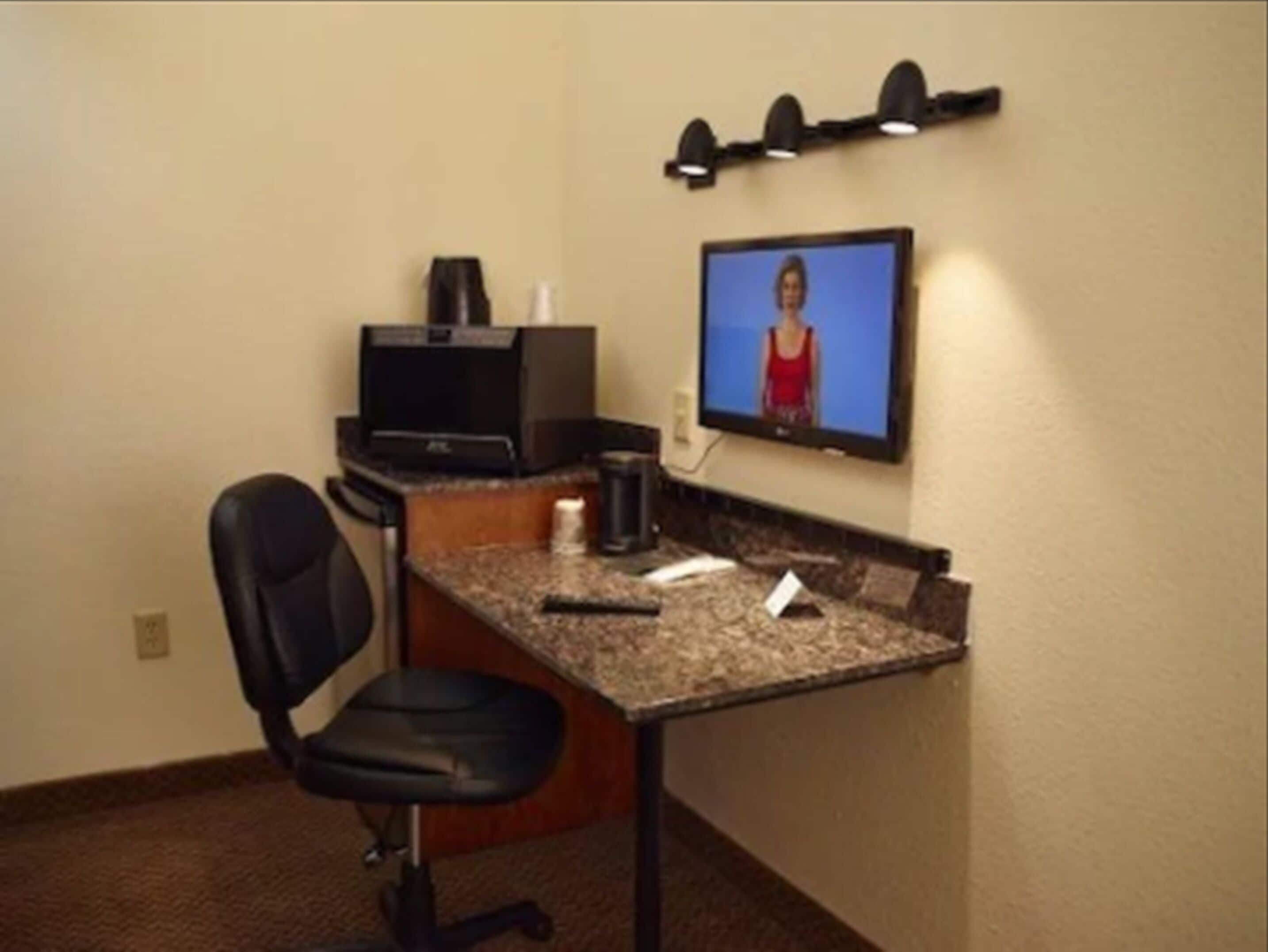 premium bedding, pillow-top beds, in-room safe, laptop workspace