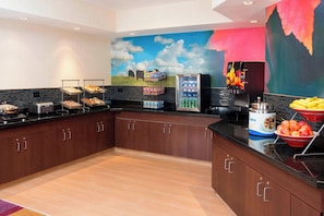 Free daily buffet breakfast - Fairfield Inn & Suites Cheyenne (Cheyenne)