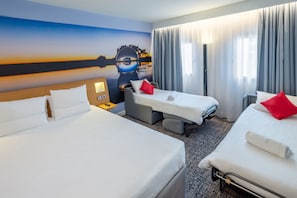 Superior room, 1 double bed and 2 single beds