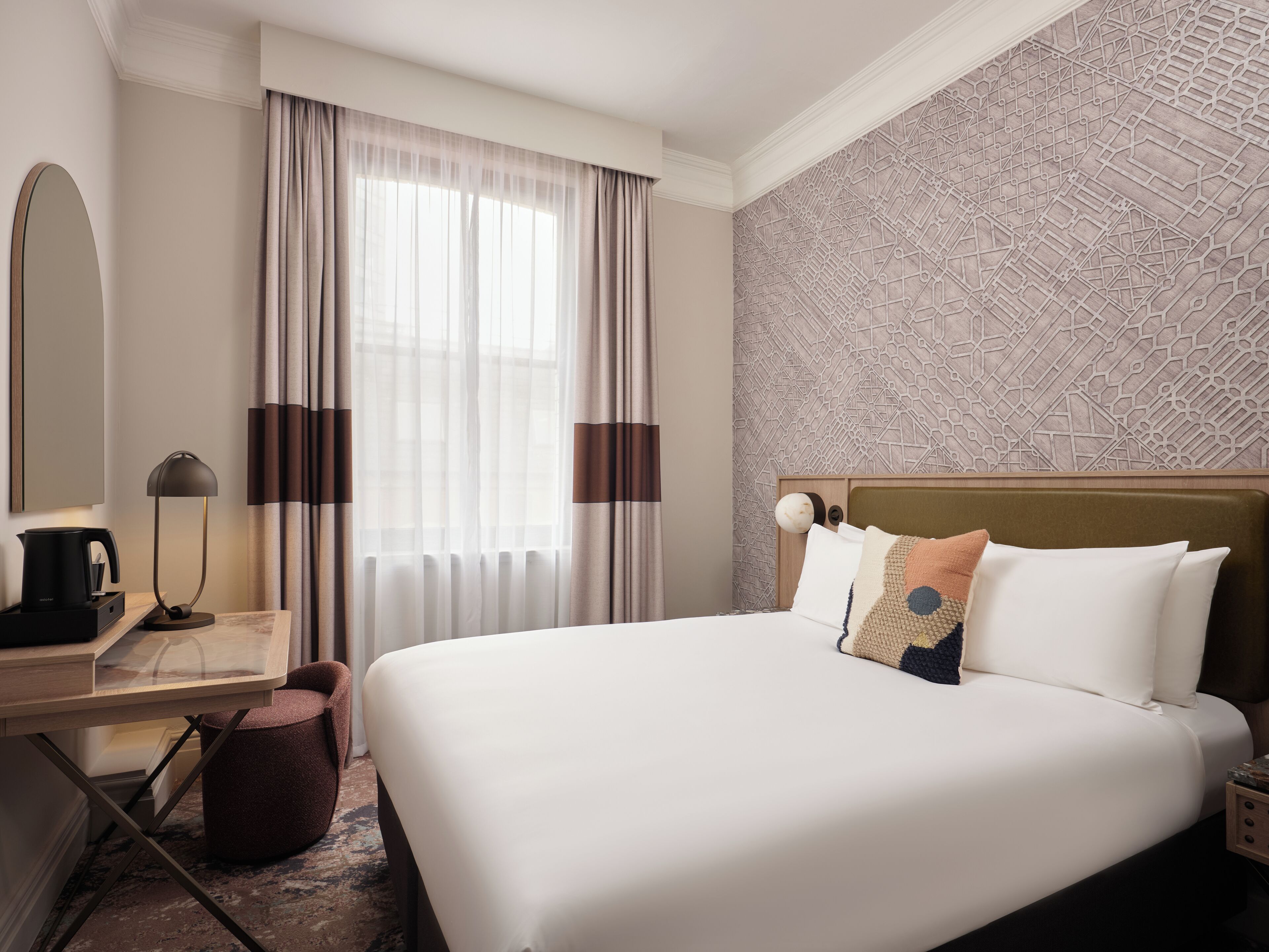 Standard Double Room | Hypo-allergenic bedding, in-room safe, desk, laptop workspace