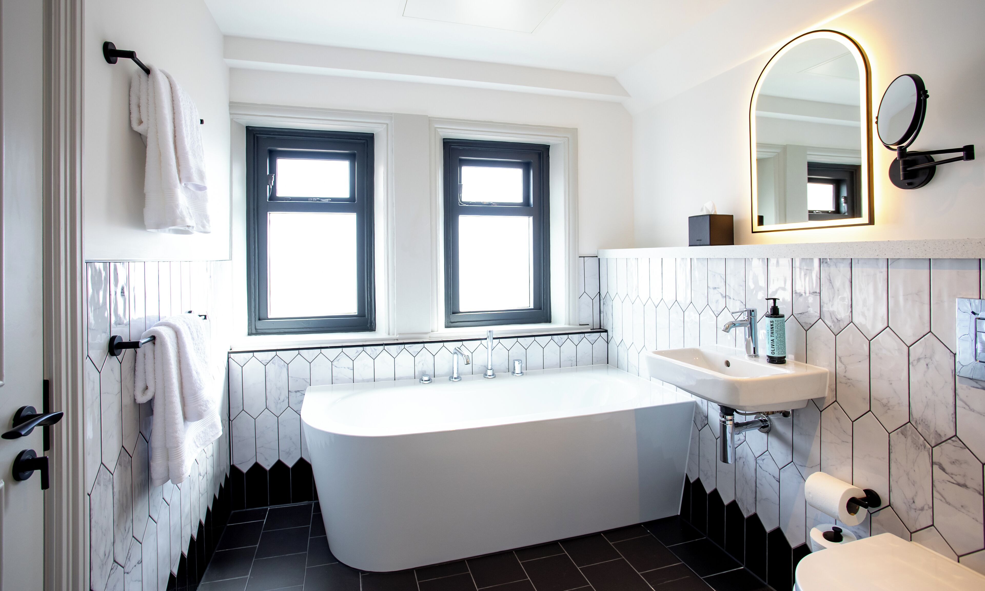 Newly Refurbished Suite | Bathroom | Free toiletries, hair dryer, towels