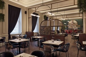 Café da manhã completo todos os dias mediante uma taxa
