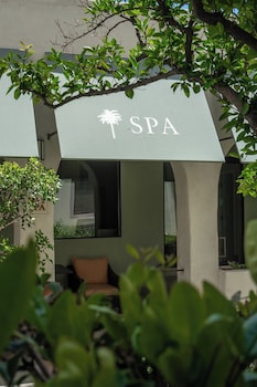 Hot stone massages, deep-tissue massages, Swedish massages at Palm Mountain Resort and Spa