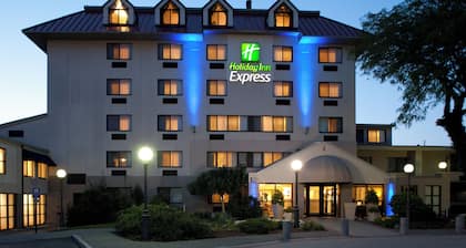 Holiday Inn Express Boston - Waltham by IHG