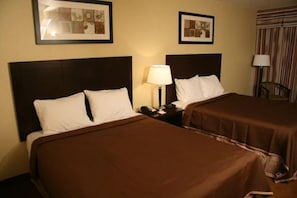 Deluxe Double Room | Living room | TV