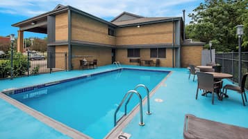 Seasonal outdoor pool, sun loungers