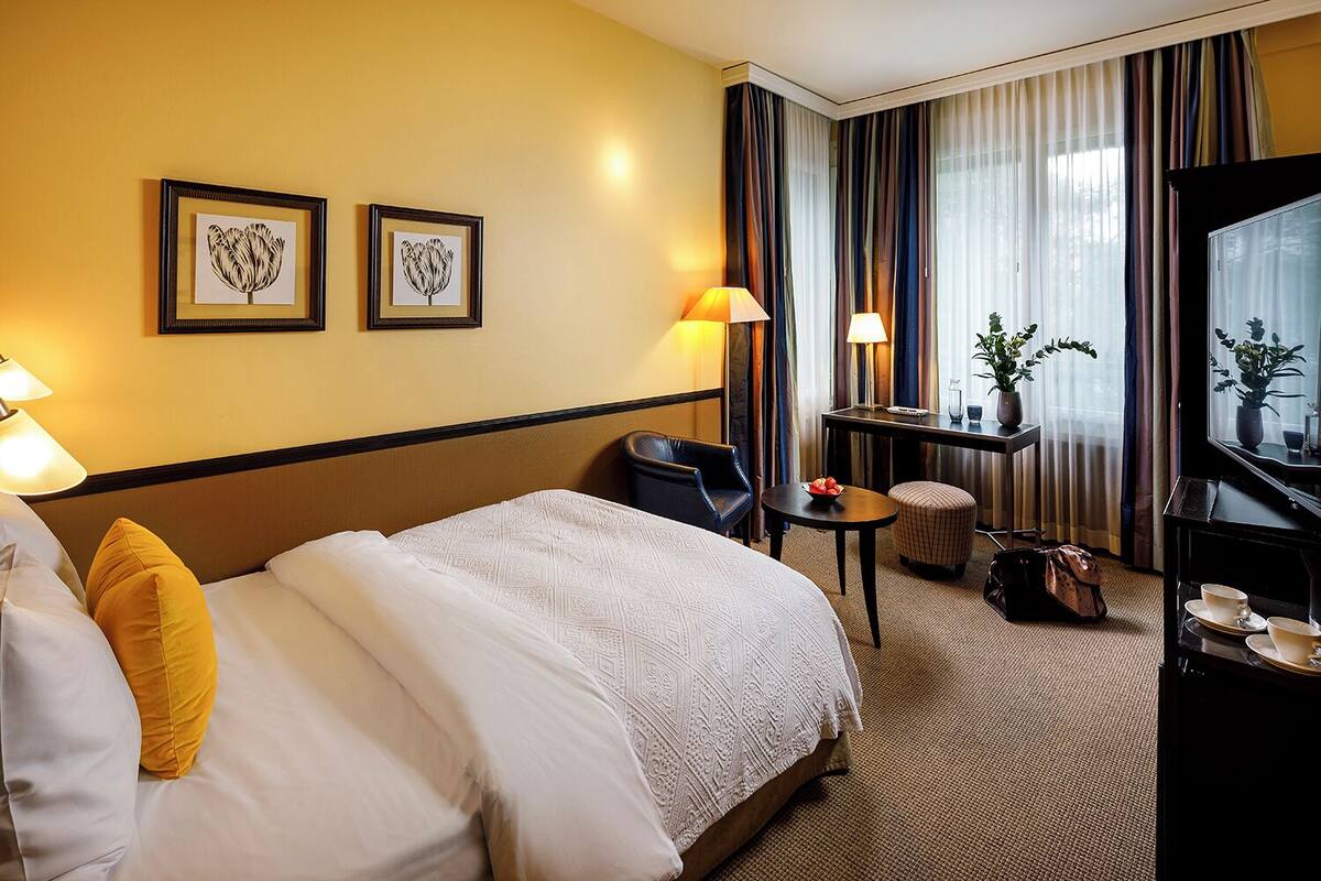 1 bedroom, pillowtop beds, in-room safe, desk
