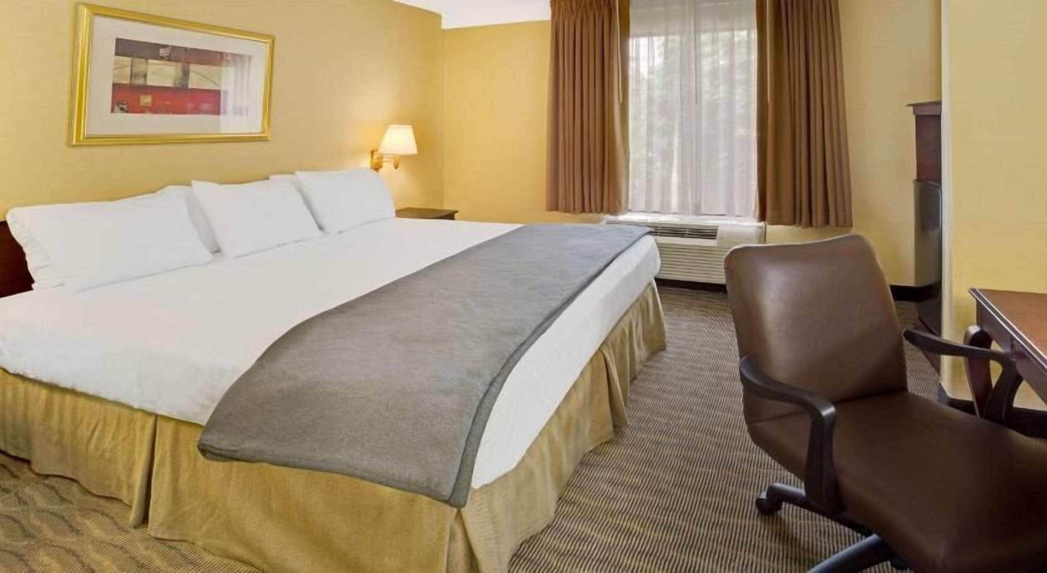 Bureau, rideaux occultants, fer et planche à repasser, Wi-Fi gratuit