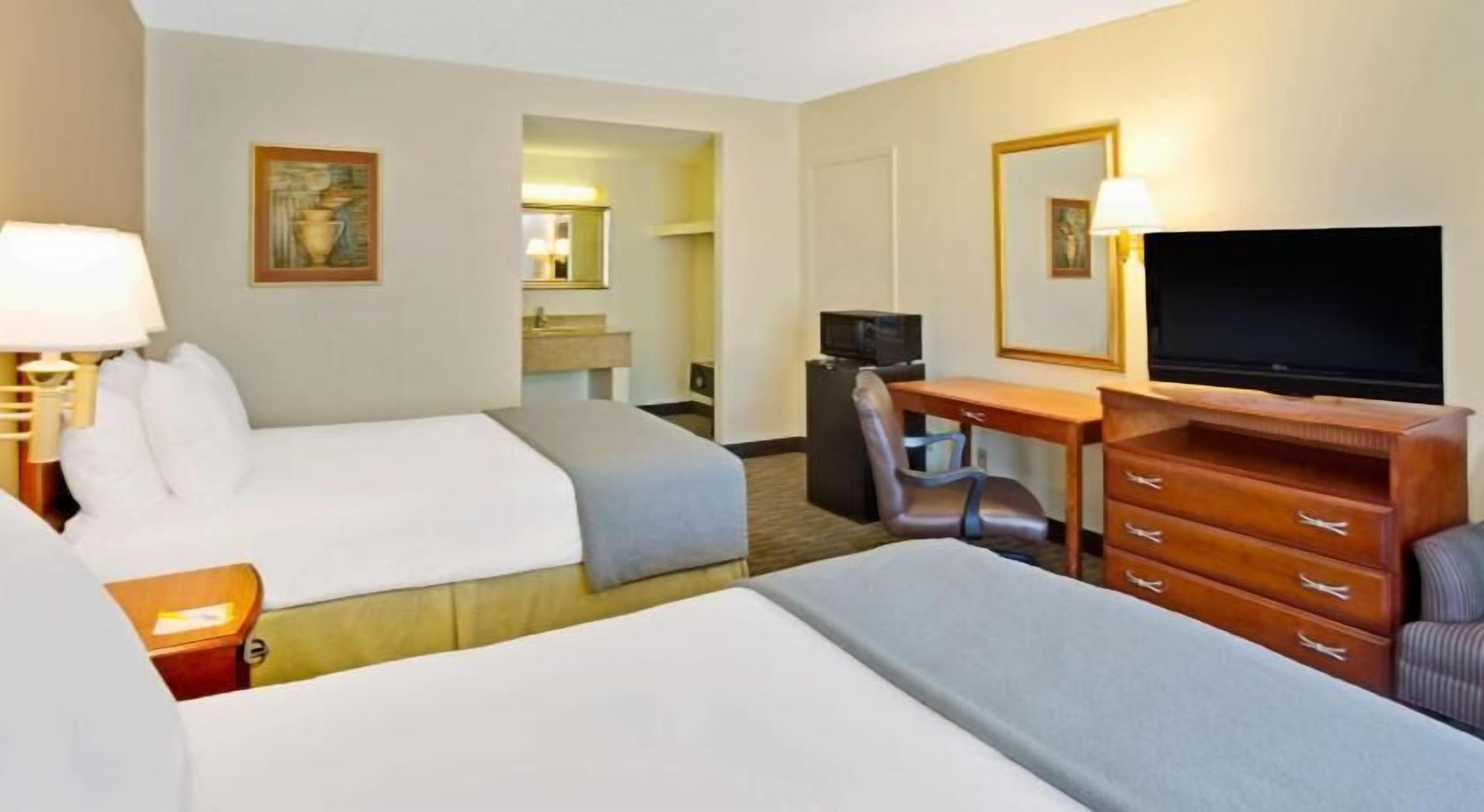 Bureau, rideaux occultants, fer et planche à repasser, Wi-Fi gratuit