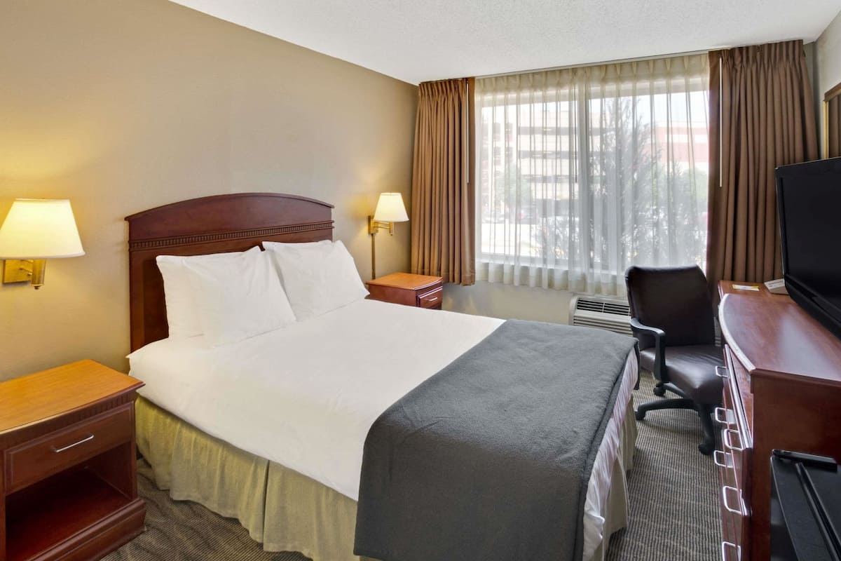 Desk, blackout curtains, iron/ironing board, free WiFi
