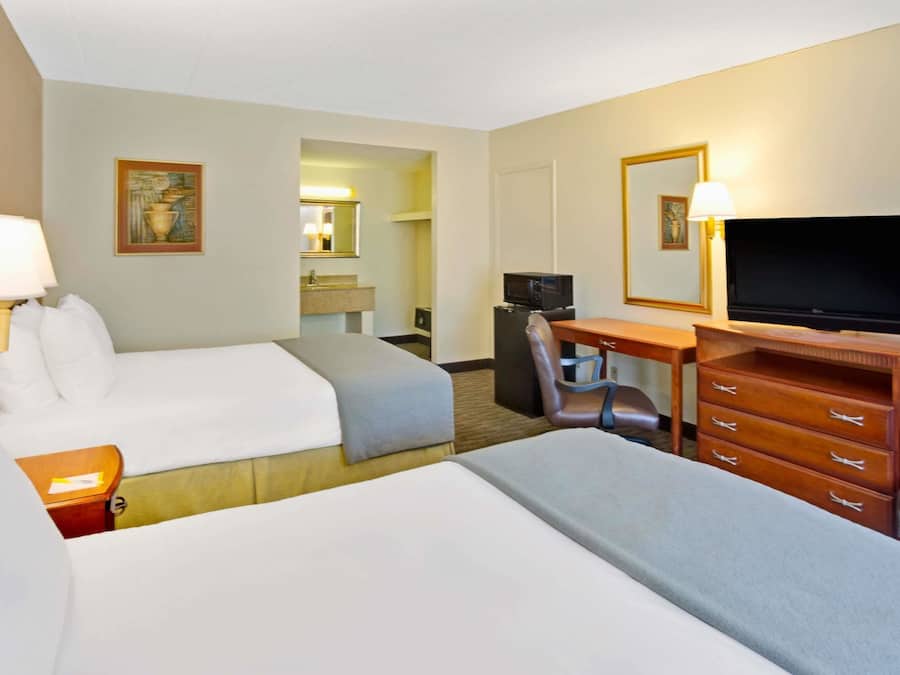 Työpöytä, pimennysverhot, silitysrauta/-lauta, ilmainen Wi-Fi