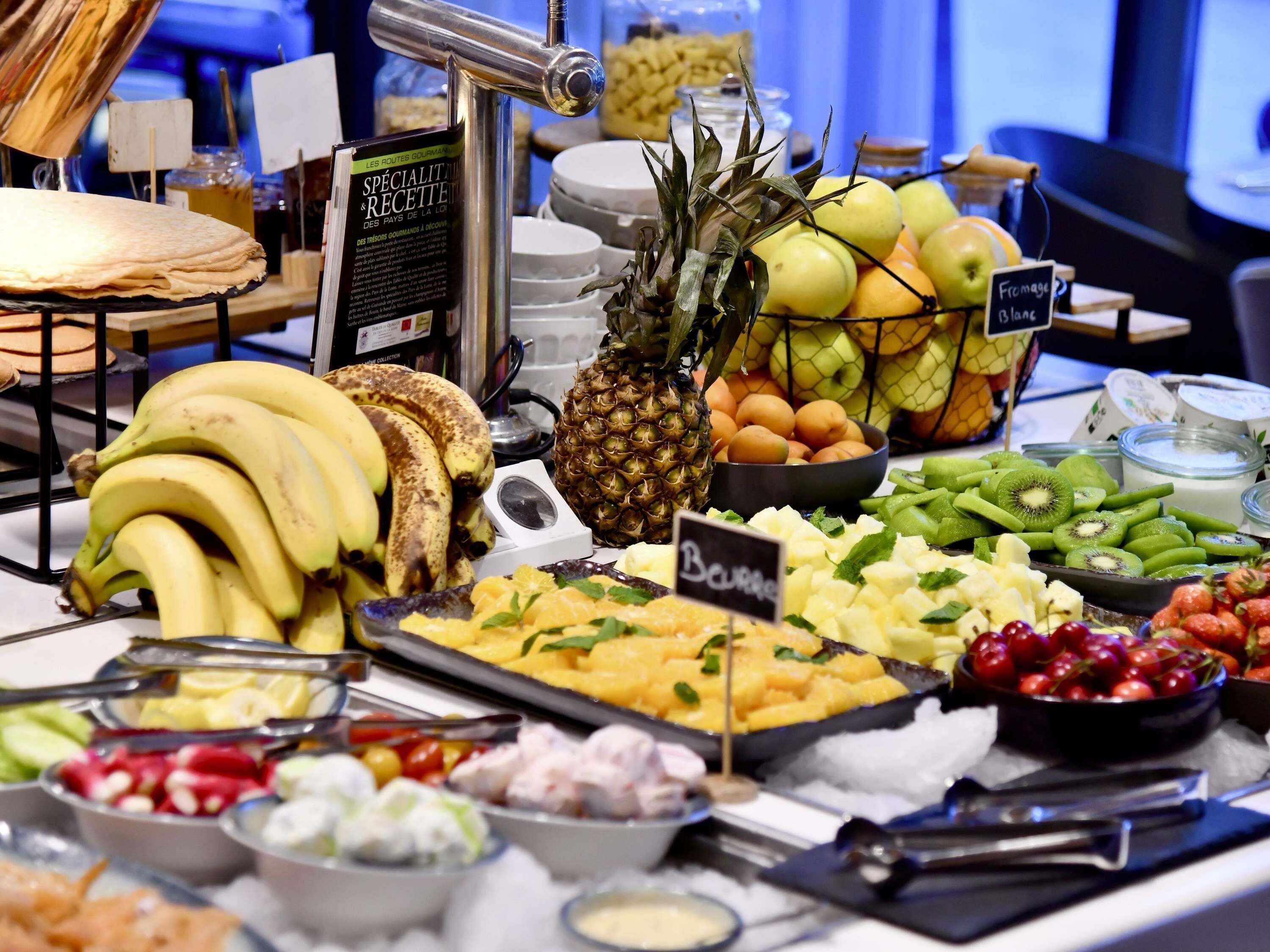 Daily buffet breakfast for a fee