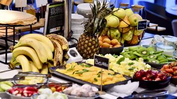 Daily buffet breakfast for a fee
