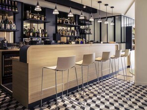 Bar (on property) - Mercure Nantes Centre Gare (Nantes)