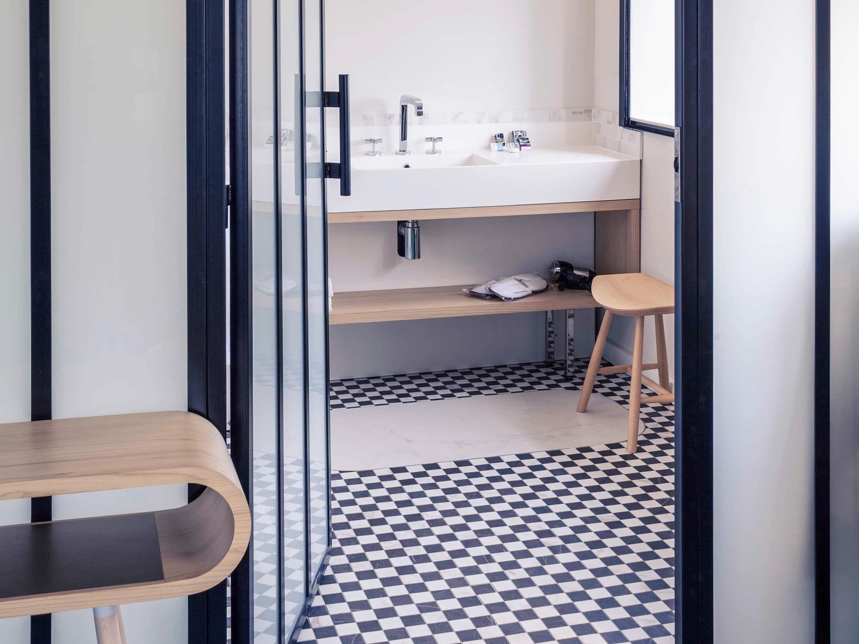 eco-friendly toiletries, hair dryer, towels