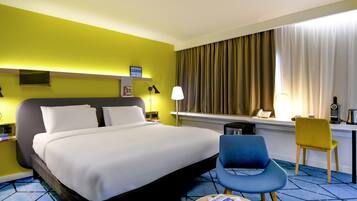 Superior Room, 1 King Bed (Canal Saint Félix) | Premium bedding, pillowtop beds, in-room safe, desk