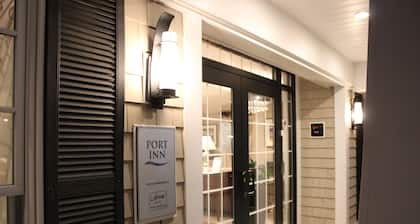 Port Inn & Suites Kennebunk, an Ascend Collection Hotel