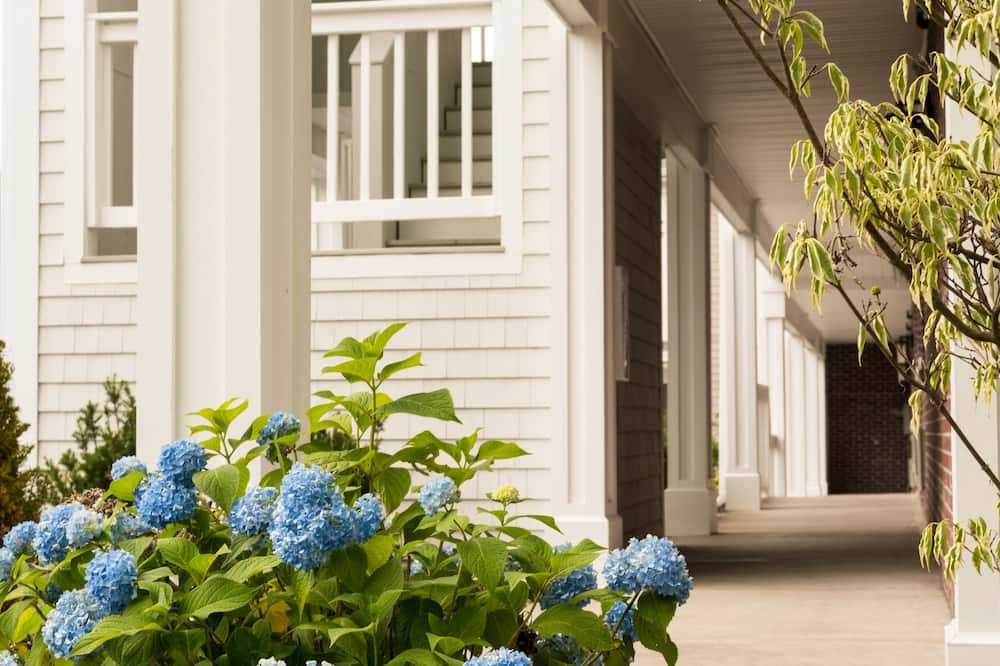 Port Inn & Suites Kennebunk, an Ascend Collection Hotel