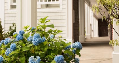 Port Inn & Suites Kennebunk, an Ascend Collection Hotel