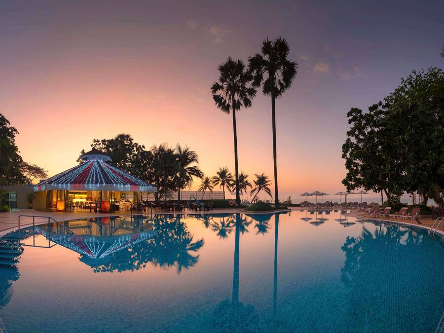 3 outdoor pools