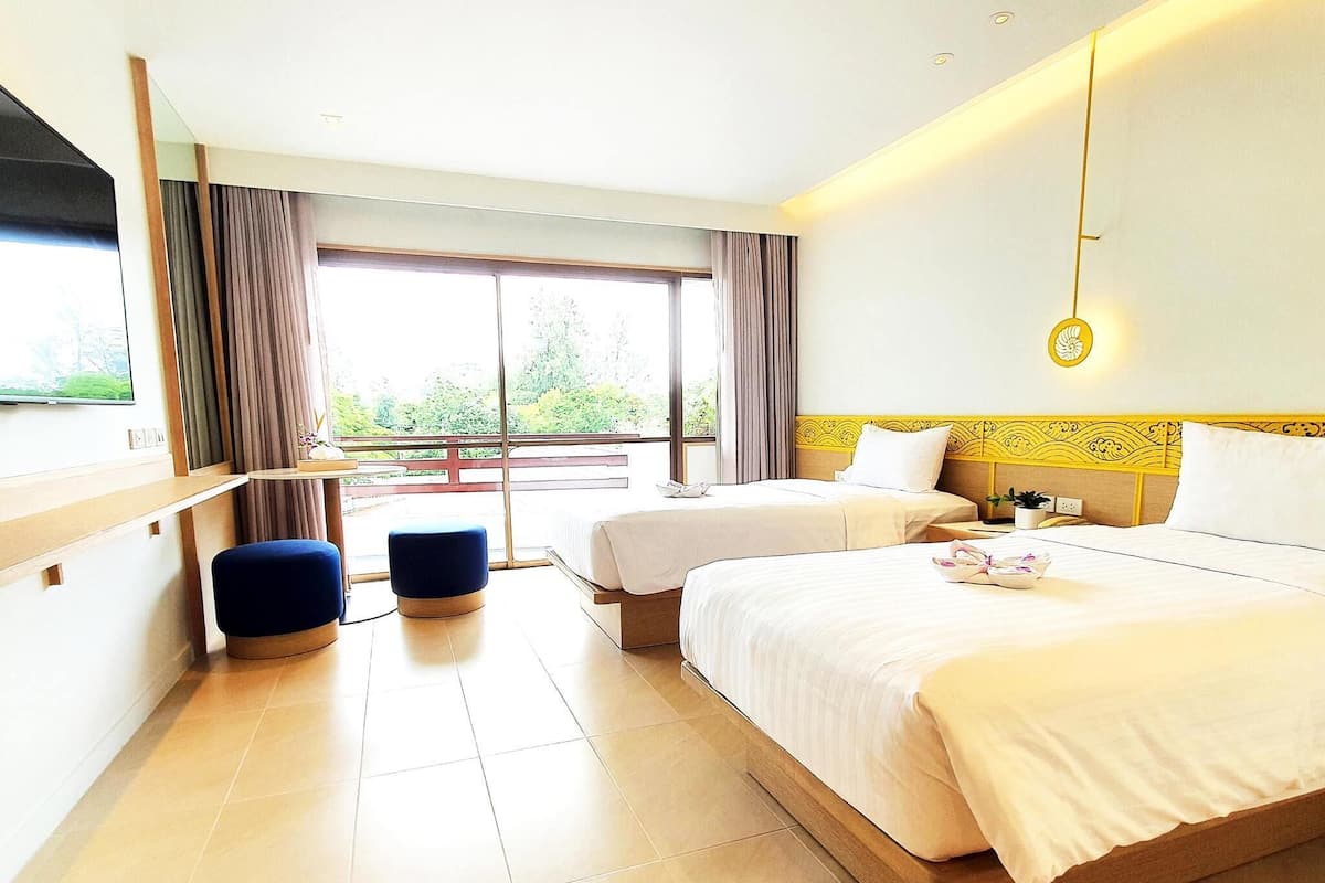 Deluxe Room, 2 Twin Beds, Garden View | Minibar, in-room safe, desk, iron/ironing board